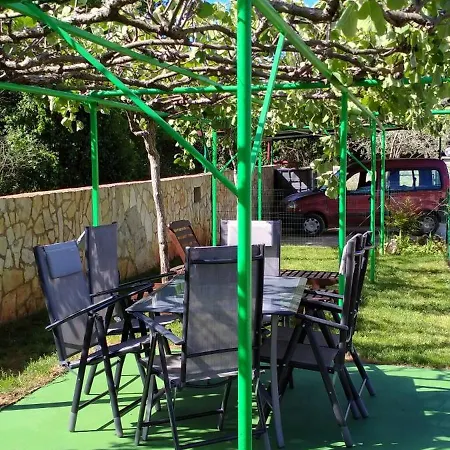 Komfortables In Mit Terrasse, Garten Und Grill *